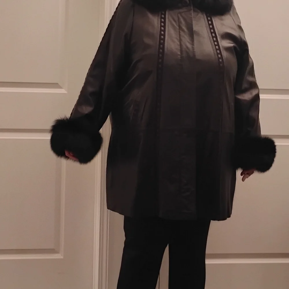 Men's Black Leather Jacket - Picture 11 of 12